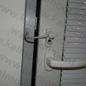 Zámek lankový zamykací na plastové a dřevěné okno a dveře, bílý